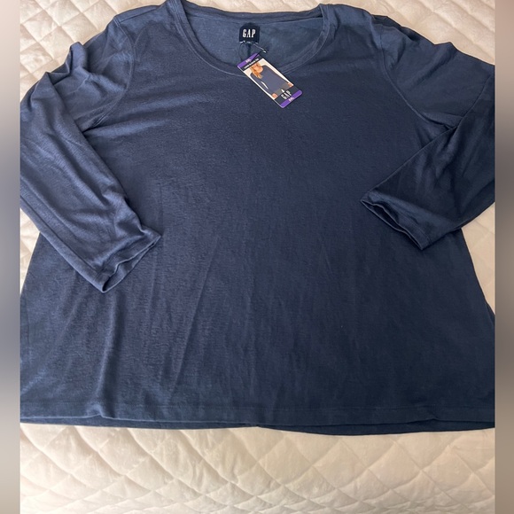 GAP Tops - GAP women’s Long Sleeve Navy Tee NWT XXL